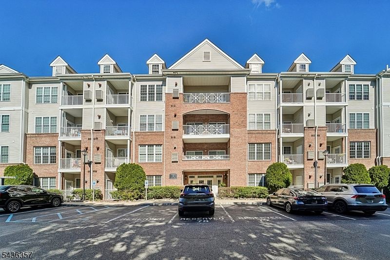1st image of 1118 Wharton Ct #118