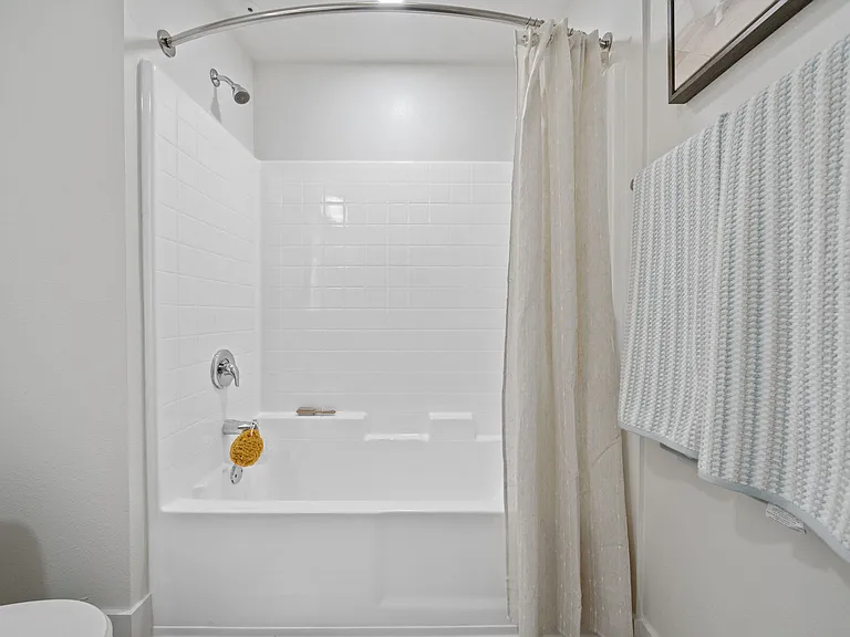 Living at NoHo — Photo 36