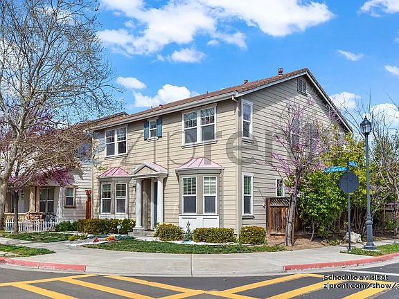 2nd image of 413 W Saint Francis Ave
