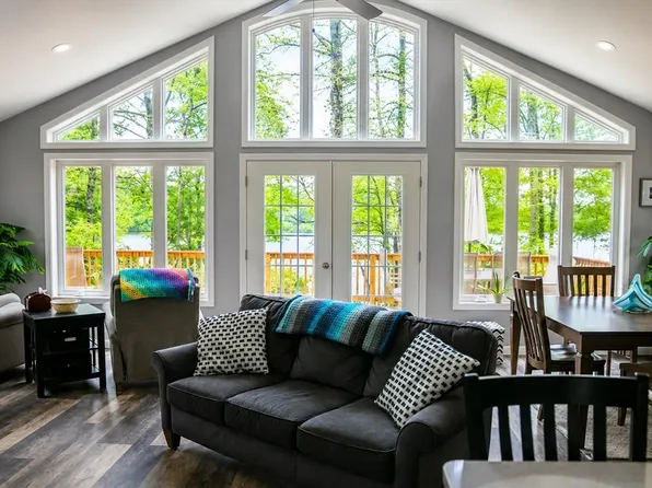238 Sherbert Rd, Ashburnham, MA 01430