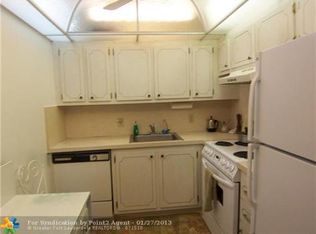 211 Oakridge N, Deerfield Beach, FL 33442