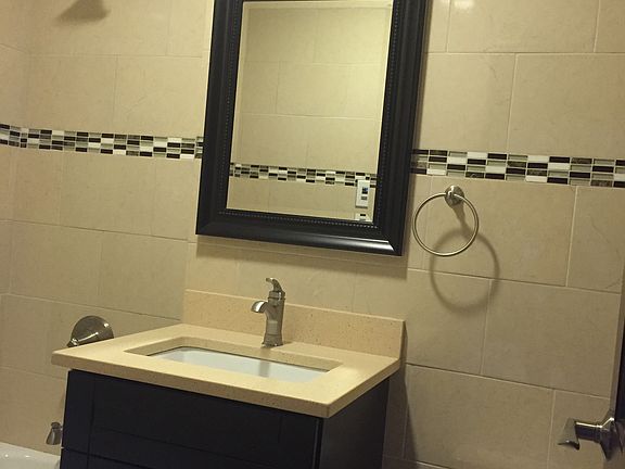 3rd image of 2534 Crescent St APT 6P
