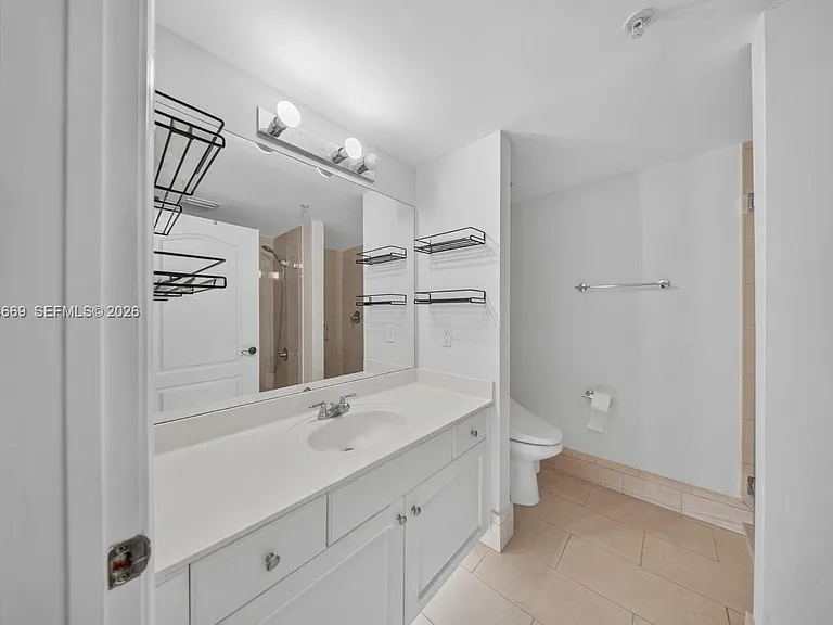 1627 SW 37th Ave #401 — Photo 11