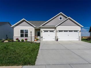 7121 Richmond Dr, Glen Carbon, IL