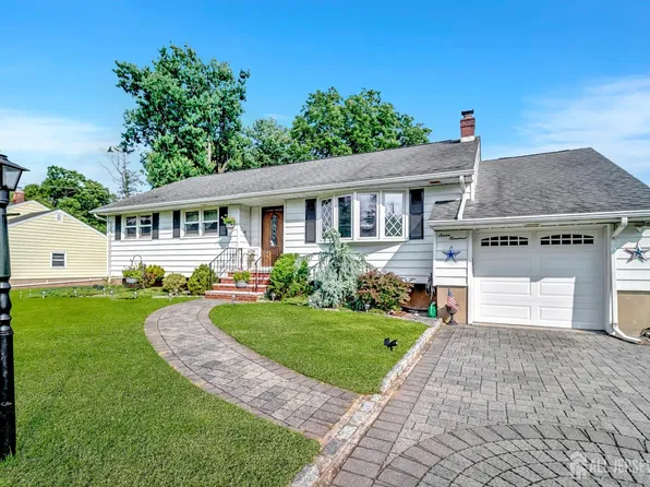 700 Sunbrite Ln, Piscataway, NJ 08854