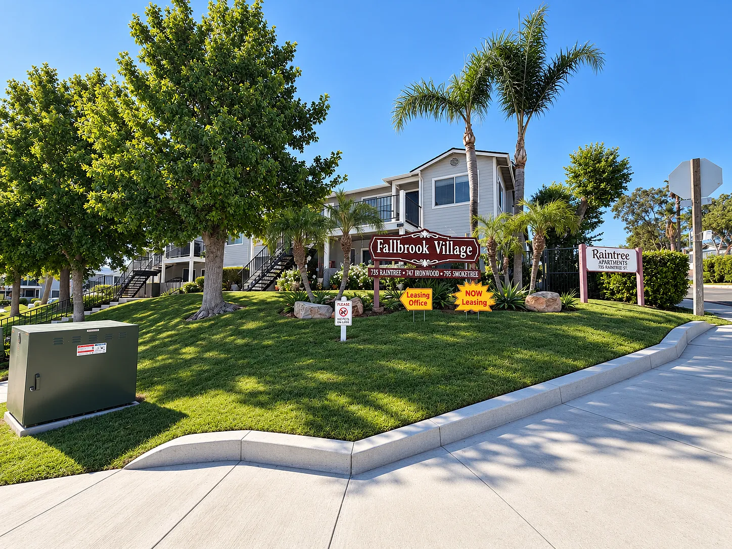 Fallbrook Village — Photo 1
