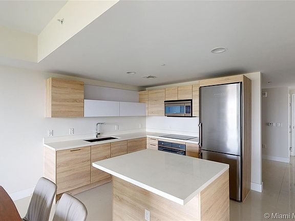 5th image of 16385 Biscayne Blvd Unit 2104