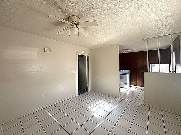 4th image of 602 Sunset Ln APT B