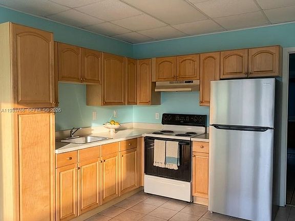3rd image of 1010 Seaway Dr APT F
