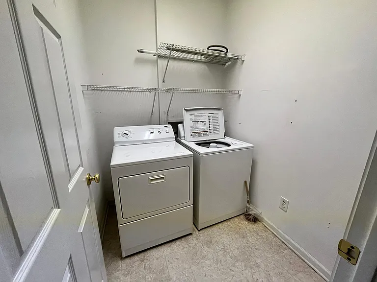 228 Lenox Ln — Photo 13