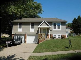 5009 NW Pennington Ln, Blue Springs, MO 64015