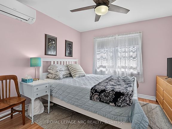 4th image of 3852 Mathewson Ave