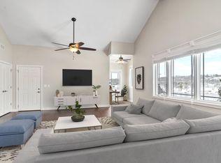 804 S 5th Ave FLOOR 2, Saint Charles, IL 60174