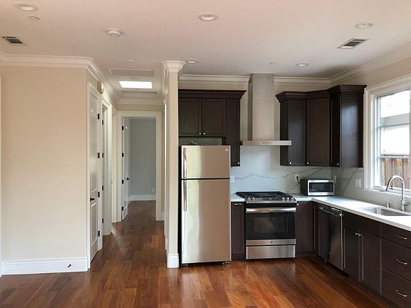 3rd image of 460 Beresford Ave #1