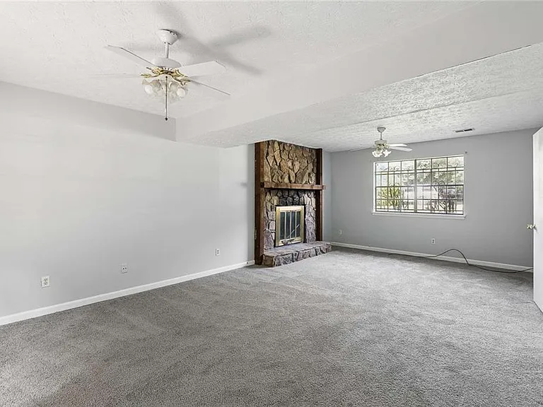7055 Hania Dr — Photo 24