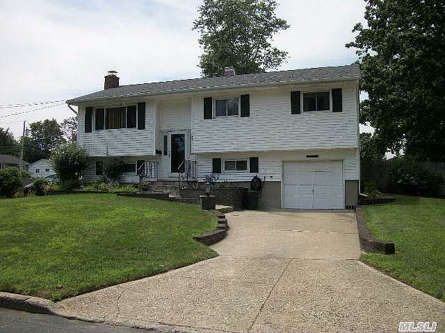 1st image of 34 Topaz Dr