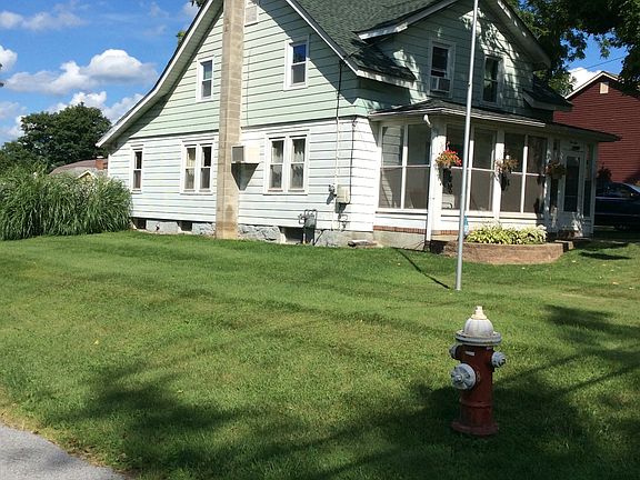 3rd image of 110 Willow Ave