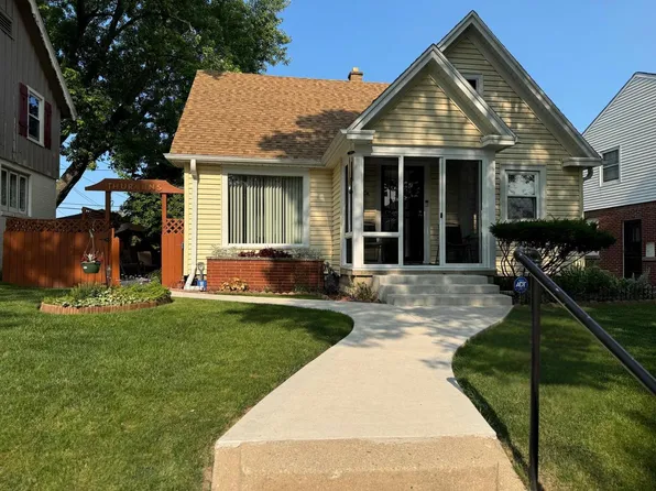 3829 North 56th STREET, Milwaukee, WI 53216