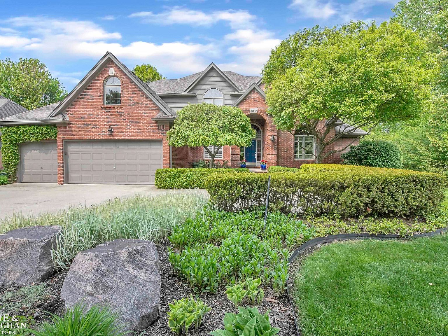38867 Bellingham Dr, Harrison Township, MI 48045 Zillow