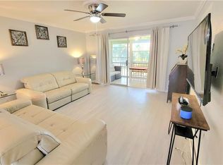 300 Valley Stream Dr #A-7, Naples, FL 34113