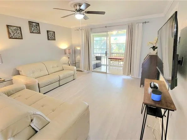 300 Valley Stream Dr #A-7, Naples, FL 34113