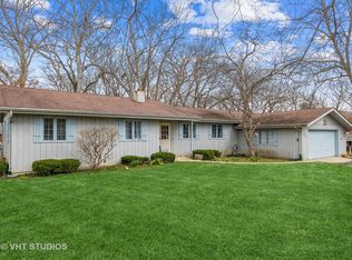 6814 Hillcrest Dr, Crystal Lake, IL 60012