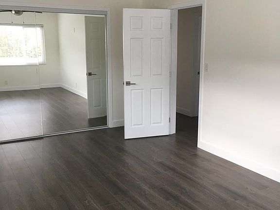 5th image of 906 Washington Ave #906B