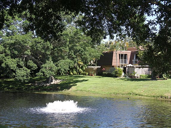 4th image of 1911 19th Ln