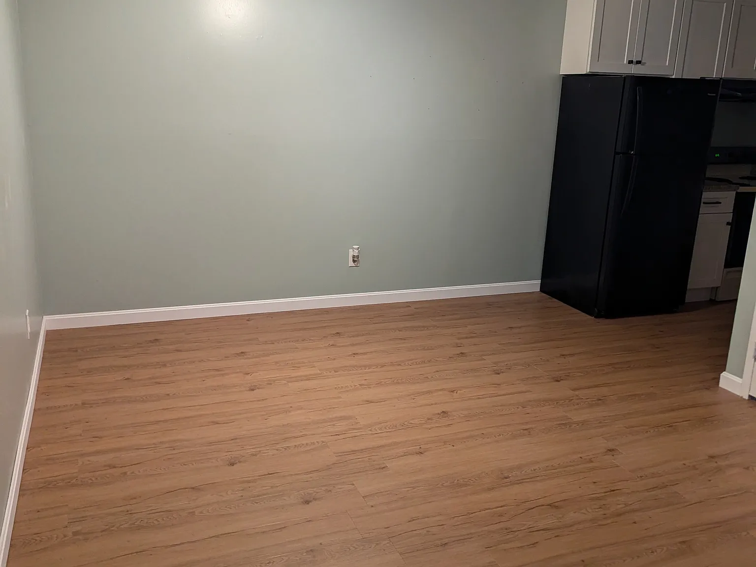 2 bed, 1.5 bath, 1075 sqft, $2,250 — Photo 3