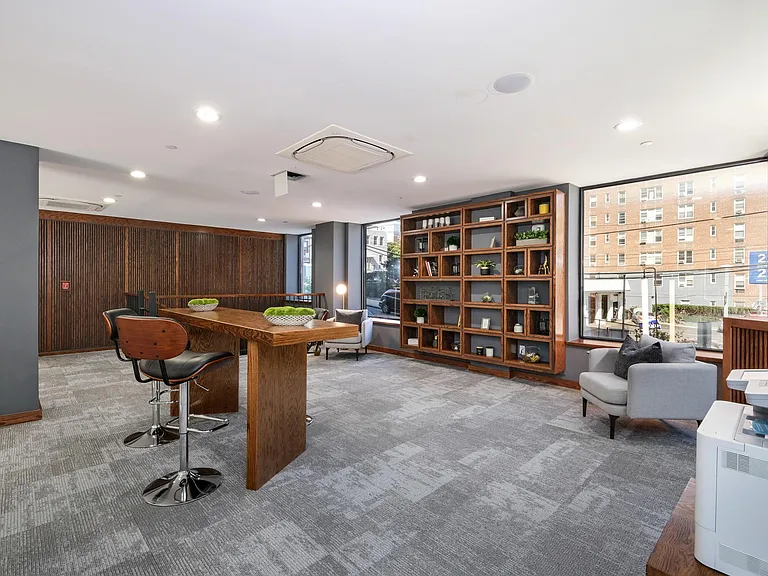 697 Bronx River Rd — Photo 4