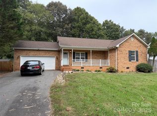 2101 Redberry Ln, Conover, NC 28613