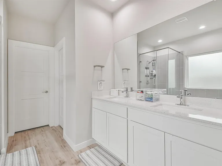 14226 Lake Lodge Dr — Photo 19