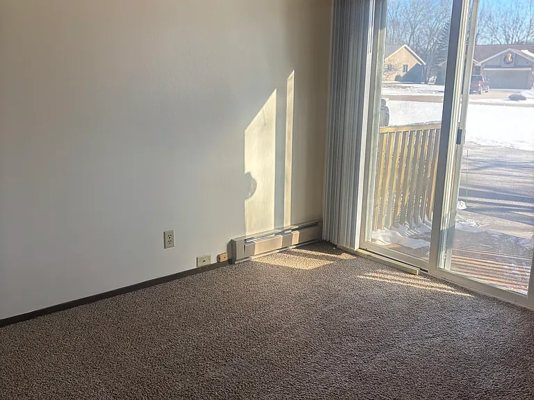 123 Parkview Cir #6 — Photo 3