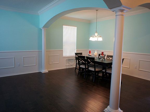 3rd image of 331 Arbor Pointe Ave