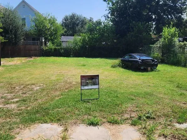 2210 Bringhurst St, Houston, TX 77026