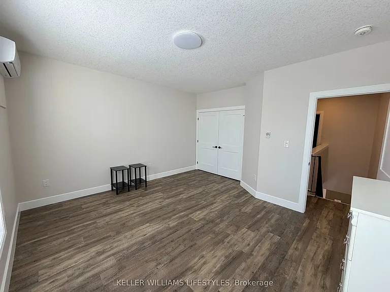 537 Talbot St #7 — Photo 17