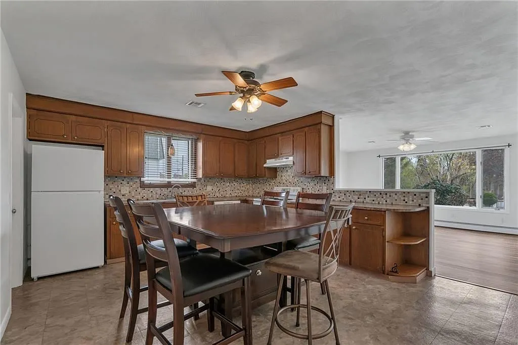 1 bed, 1.0 bath, 936 sqft, $2,200 — Photo 2