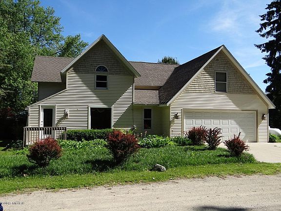 3rd image of 6989 East Ln