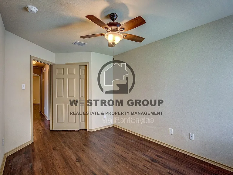 10721 Deauville Dr — Photo 27