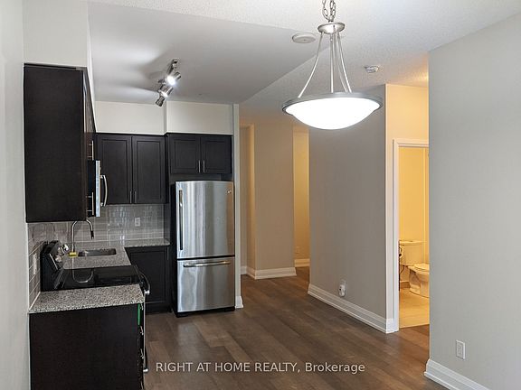 3rd image of 7165 Yonge St #317