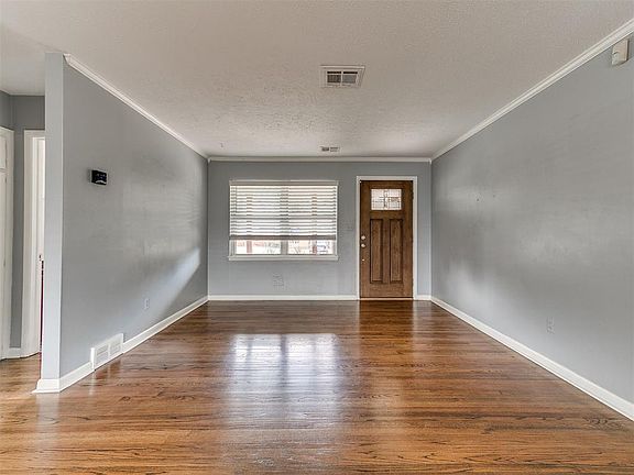 4th image of 10412 Greystone Ave