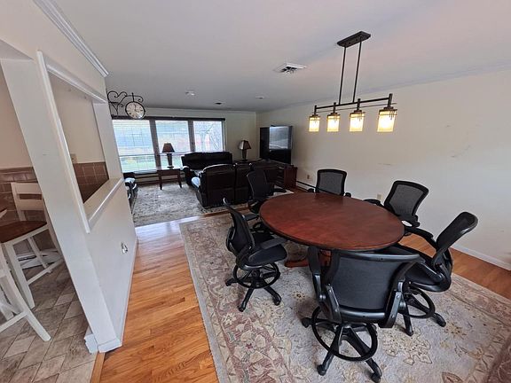 4th image of 2057 Mahantongo St