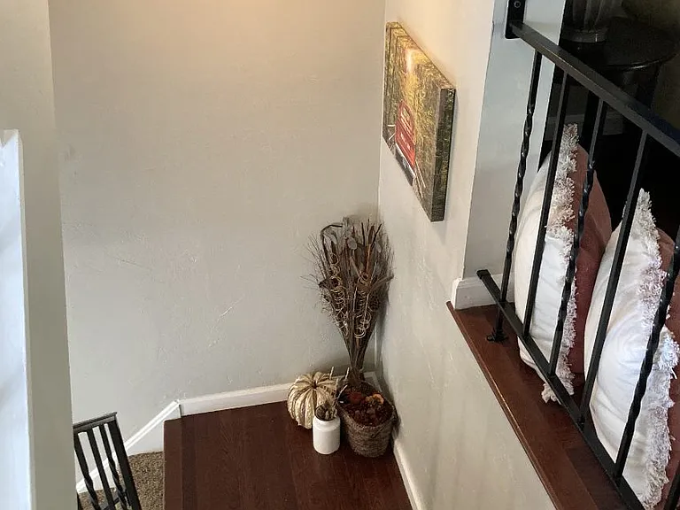 594 Thorncliffe Dr — Photo 13