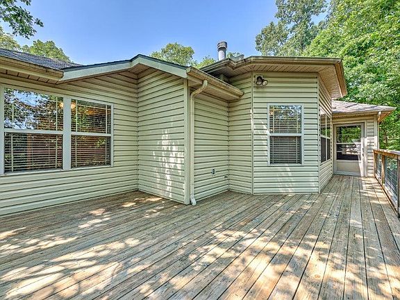 2nd image of 16 Cullen Hills Dr