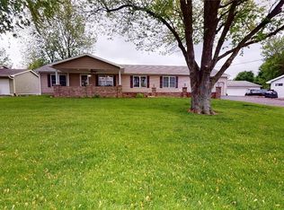 619 W Weaver Rd, Forsyth, IL 62535