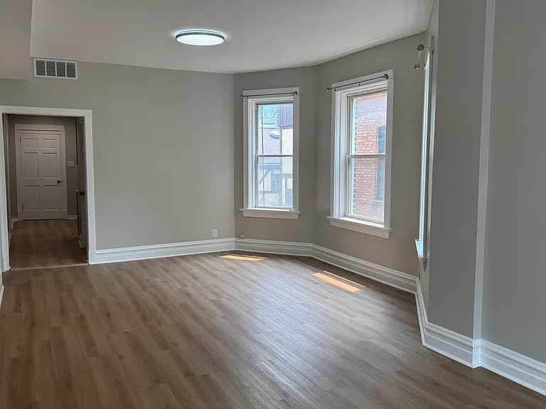 3911 N Kedzie Ave #1 — Photo 3