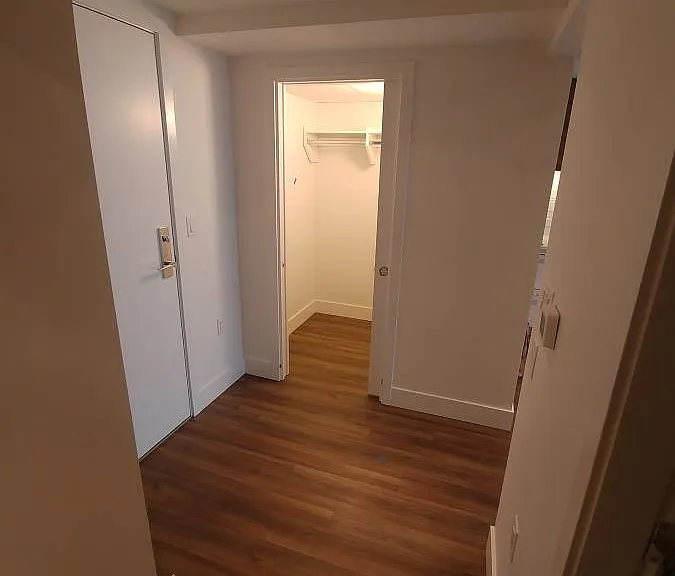 7388 Kingsway #709 — Photo 15