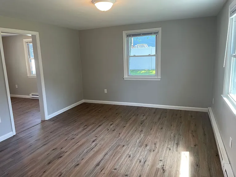 31 Studley Ave — Photo 8