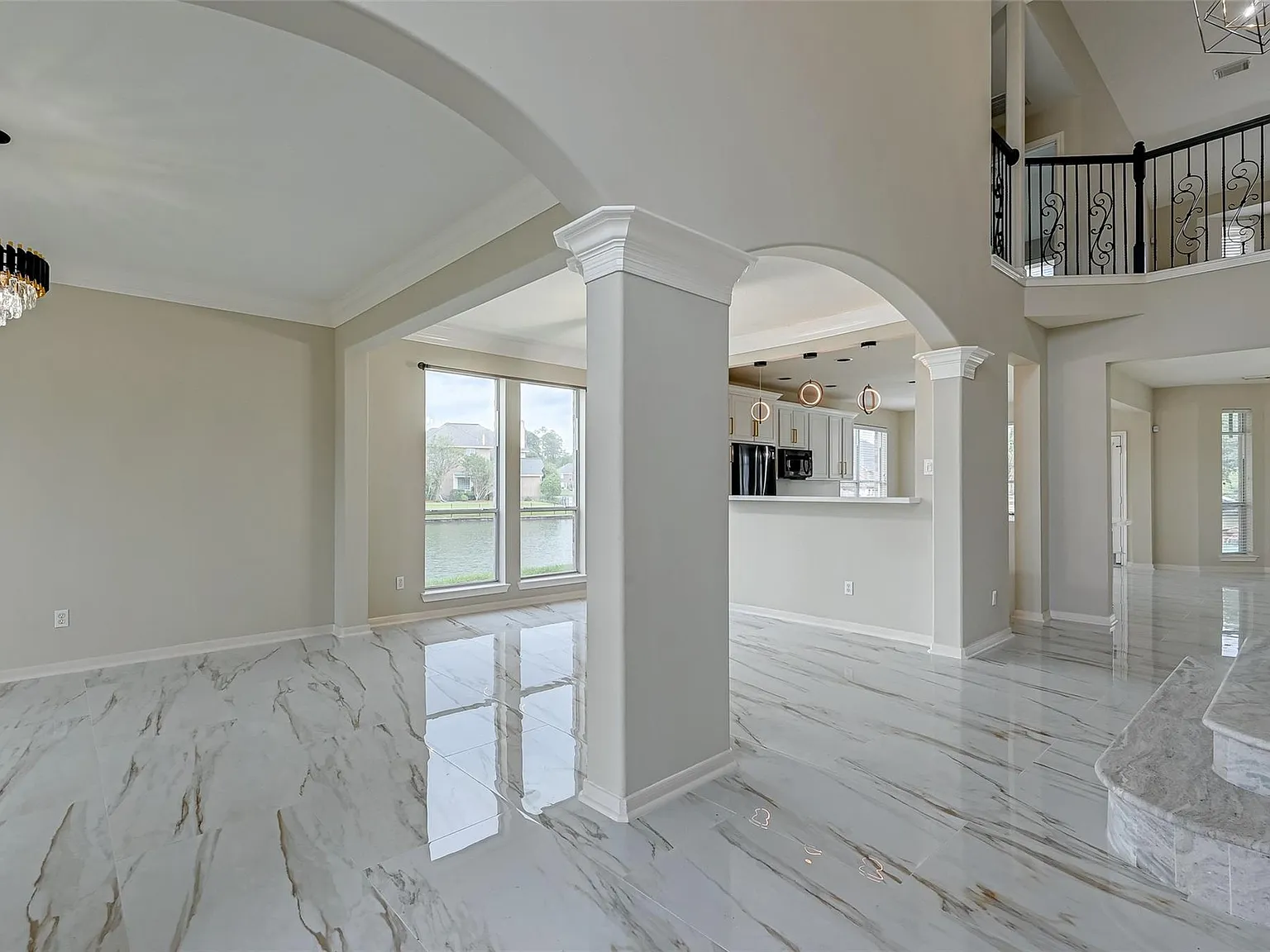 6 bed, 3.5 bath, 3823 sqft, $6,500 — Photo 4