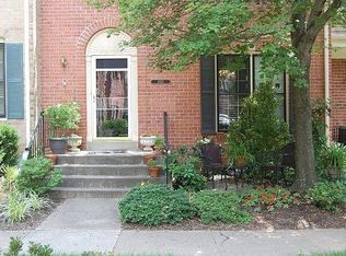 4928 Carriagepark Rd, Fairfax, VA 22032